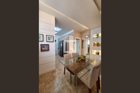 Casa à venda com 320m², 4 quartos e 3 vagas Casa à venda com 320m², 4 quartos e 3 vagasSala de Jantar