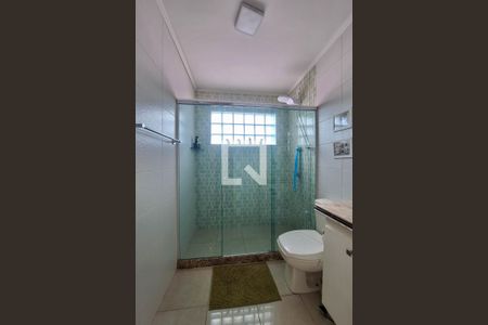 Casa à venda com 320m², 4 quartos e 3 vagas Casa à venda com 320m², 4 quartos e 3 vagasBanheiro da Suíte