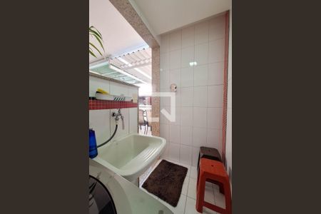 Casa à venda com 320m², 4 quartos e 3 vagas Casa à venda com 320m², 4 quartos e 3 vagasÁrea de Serviço