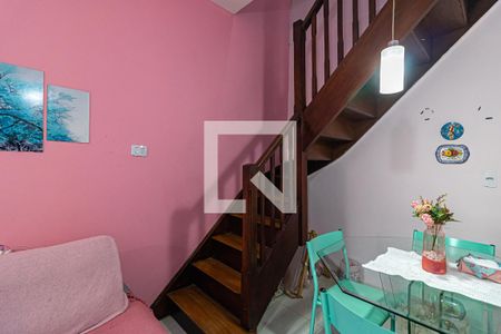 Escada de casa à venda com 3 quartos, 160m² em Lapa de Baixo, São Paulo