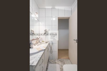 Casa à venda com 210m², 3 quartos e 2 vagas Casa à venda com 210m², 3 quartos e 2 vagasBanheiro