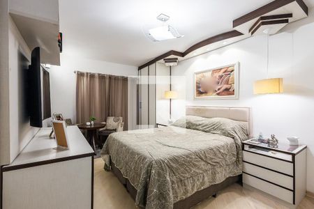 Casa à venda com 210m², 3 quartos e 2 vagas Casa à venda com 210m², 3 quartos e 2 vagasSuíte
