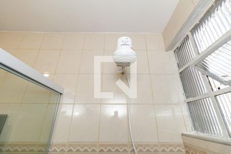 Banheiro de kitnet/studio para alugar com 1 quarto, 22m² em República, São Paulo