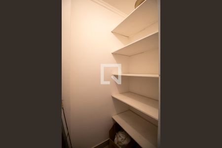 Apartamento à venda com 160m², 2 quartos e 1 vaga Apartamento à venda com 160m², 2 quartos e 1 vagaDespensa