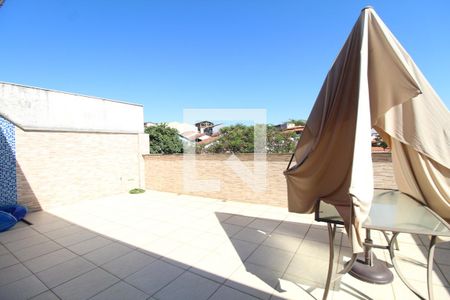 Casa de condomínio à venda com 360m², 4 quartos e 4 vagasTerraço