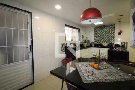 Casa de condomínio à venda com 360m², 4 quartos e 4 vagasCozinha