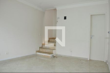 Detalhe - Sala de casa para alugar com 2 quartos, 90m² em Parque Peruche, São Paulo