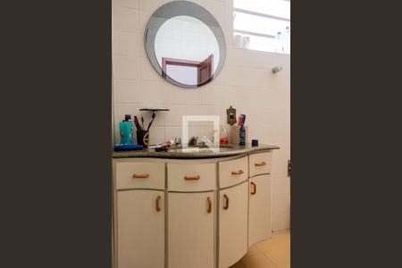 Casa à venda com 500m², 8 quartos e 4 vagasBanheiro 1