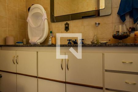 Casa à venda com 500m², 8 quartos e 4 vagasBanheiro 2