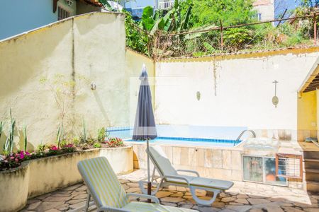 Casa à venda com 500m², 8 quartos e 4 vagasÁrea Externa