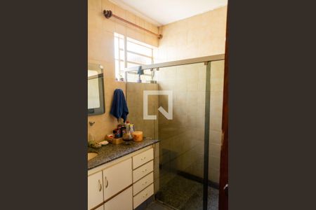 Casa à venda com 500m², 8 quartos e 4 vagasBanheiro 2