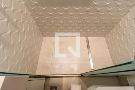 Apartamento à venda com 112m², 2 quartos e 2 vagas Apartamento à venda com 112m², 2 quartos e 2 vagasDetalhe do Banheiro da Suite