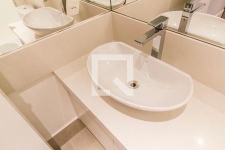 Apartamento à venda com 112m², 2 quartos e 2 vagas Apartamento à venda com 112m², 2 quartos e 2 vagasDetalhe do Banheiro da Suite
