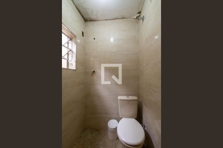 Casa à venda com 178m², 3 quartos e 2 vagas Casa à venda com 178m², 3 quartos e 2 vagasBanheiro de serviço