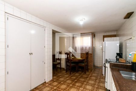 Casa à venda com 178m², 3 quartos e 2 vagas Casa à venda com 178m², 3 quartos e 2 vagasCozinha
