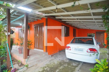 Casa à venda com 80m², 2 quartos e 2 vagasFachada