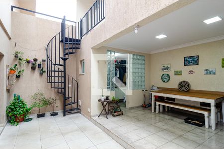 Casa à venda com 220m², 3 quartos e 2 vagas Casa à venda com 220m², 3 quartos e 2 vagasÁrea de Serviço Churrasqueira