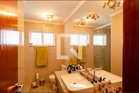 Casa à venda com 220m², 3 quartos e 2 vagas Casa à venda com 220m², 3 quartos e 2 vagasBanheiro da Suíte