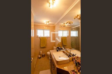 Casa à venda com 220m², 3 quartos e 2 vagas Casa à venda com 220m², 3 quartos e 2 vagasBanheiro da Suíte