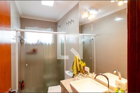 Casa à venda com 220m², 3 quartos e 2 vagas Casa à venda com 220m², 3 quartos e 2 vagasBanheiro Social