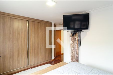 Casa à venda com 220m², 3 quartos e 2 vagas Casa à venda com 220m², 3 quartos e 2 vagasSuíte