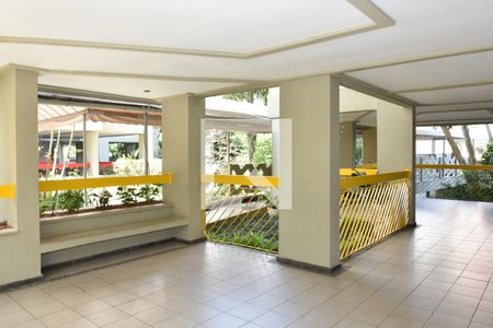 Apartamento à venda com 65m², 2 quartos e 1 vagaHall social