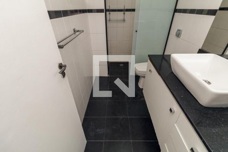 Apartamento à venda com 92m², 2 quartos e 1 vaga Apartamento à venda com 92m², 2 quartos e 1 vagaBanheiro