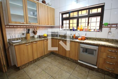 Casa à venda com 400m², 4 quartos e 3 vagasCozinha