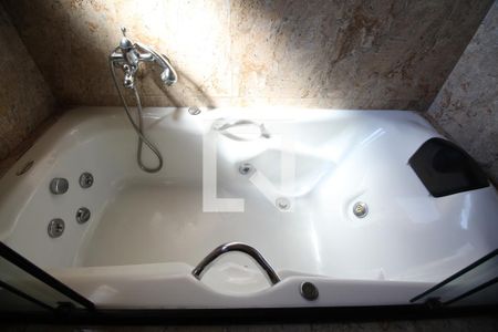 Casa à venda com 400m², 4 quartos e 3 vagasBanheiro da Suíte 4