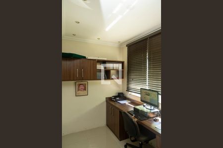 Casa para alugar com 450m², 4 quartos e 4 vagas Casa para alugar com 450m², 4 quartos e 4 vagasEscritório