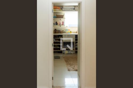 Casa para alugar com 450m², 4 quartos e 4 vagas Casa para alugar com 450m², 4 quartos e 4 vagasCloset da suíte 1