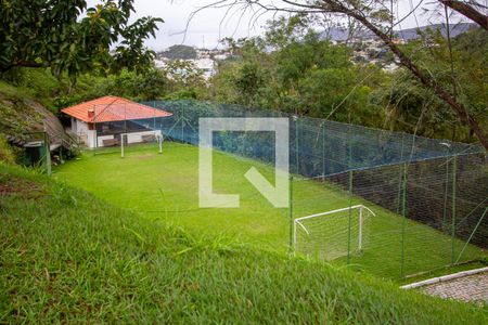 Casa de condomínio à venda com 410m², 7 quartos e 3 vagasÁrea comum - Campo de futebol