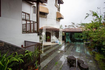 Casa de condomínio à venda com 410m², 7 quartos e 3 vagasQuintal