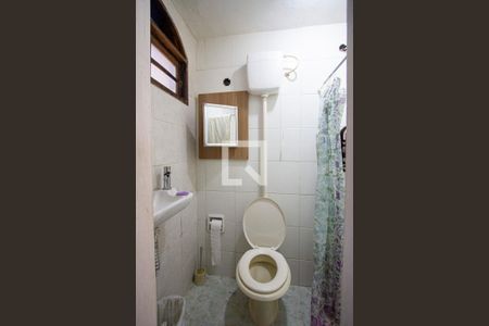 Casa de condomínio à venda com 410m², 7 quartos e 3 vagasBanheiro de serviço