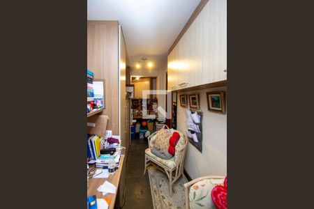 Casa de condomínio à venda com 410m², 7 quartos e 3 vagasEscritório 2