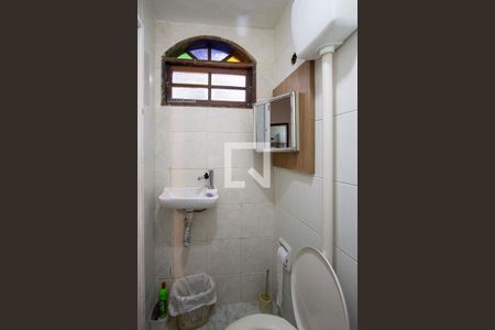 Casa de condomínio à venda com 410m², 7 quartos e 3 vagasBanheiro de serviço