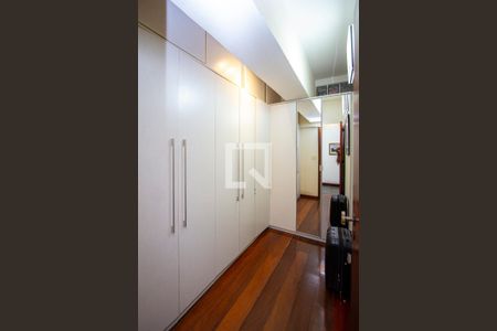 Casa de condomínio à venda com 410m², 7 quartos e 3 vagasQuarto 1