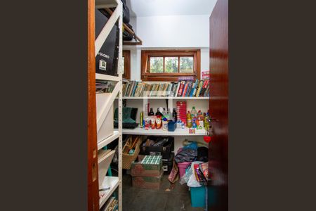 Casa de condomínio à venda com 410m², 7 quartos e 3 vagasDispensa 2