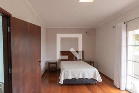Casa à venda com 264m², 4 quartos e 4 vagas Casa à venda com 264m², 4 quartos e 4 vagasSuíte