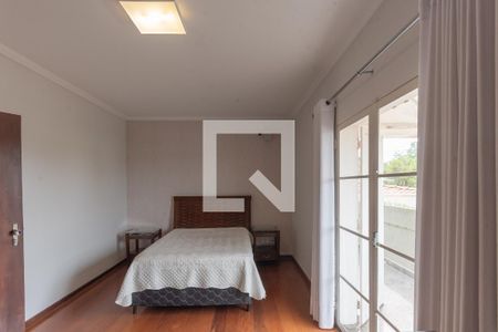 Casa à venda com 264m², 4 quartos e 4 vagas Casa à venda com 264m², 4 quartos e 4 vagasSuíte