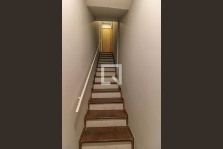 Apartamento à venda com 175m², 2 quartos e 1 vagaEscada