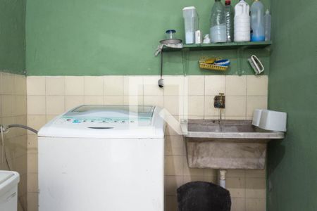 Casa à venda com 214m², 3 quartos e 2 vagas Casa à venda com 214m², 3 quartos e 2 vagasÁrea de Serviço