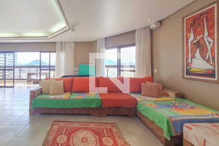 Sala de apartamento para alugar com 4 quartos, 250m² em Jardim Astúrias, Guarujá
