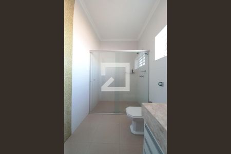 Casa à venda com 265m², 5 quartos e 4 vagas Casa à venda com 265m², 5 quartos e 4 vagasBanheiro