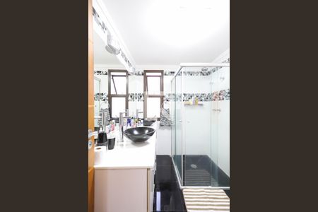 Apartamento à venda com 238m², 4 quartos e 4 vagasBanheiro da Suíte 2