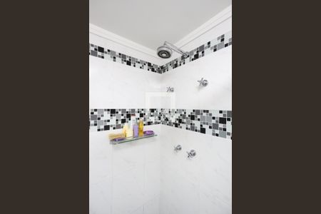 Apartamento à venda com 238m², 4 quartos e 4 vagasBanheiro da Suíte 2