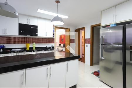 Apartamento à venda com 238m², 4 quartos e 4 vagasCozinha