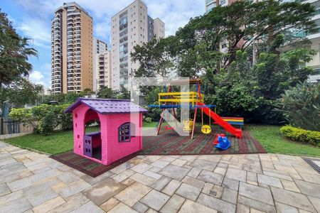 Apartamento à venda com 238m², 4 quartos e 4 vagasÁrea comum - Playground