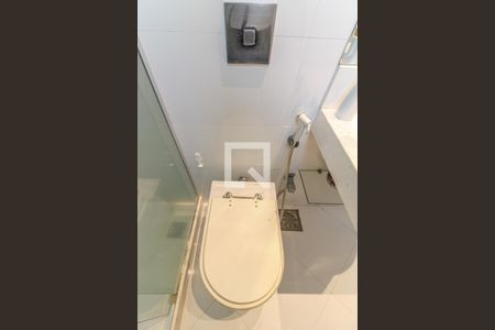 Apartamento à venda com 250m², 3 quartos e 2 vagas Apartamento à venda com 250m², 3 quartos e 2 vagasBanheiro Social