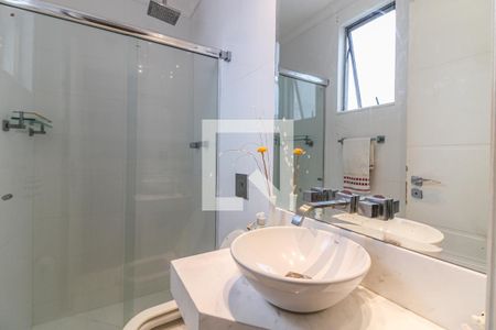 Apartamento à venda com 250m², 3 quartos e 2 vagas Apartamento à venda com 250m², 3 quartos e 2 vagasBanheiro Social